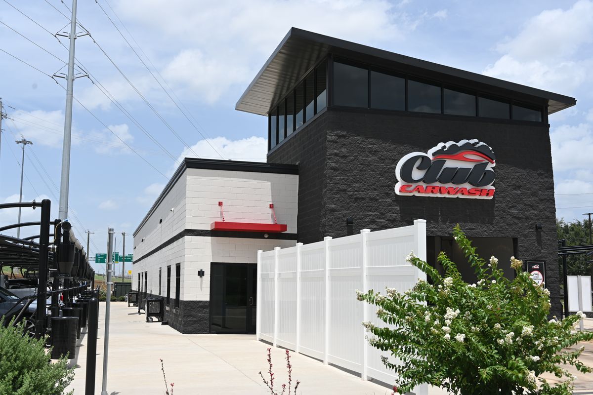 Club Car Wash exterior, Fort Worth