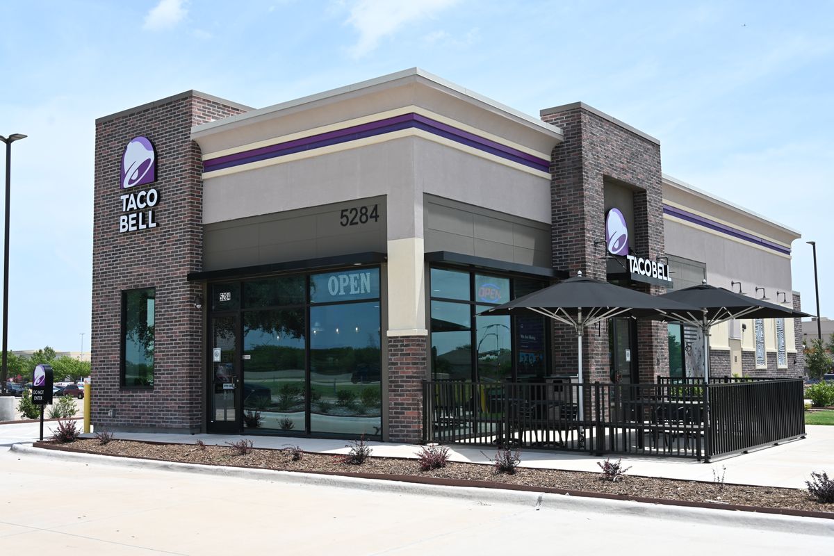 Taco Bell exterior, Grand Prairie